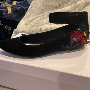 Anne Klein sport flats